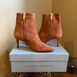 Aquatalia Ginger Suede Heeled Boots with Gold Zipper. Size 6
